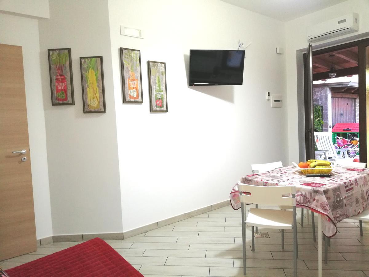 Capo D'Orlando Apartments Bagian luar foto